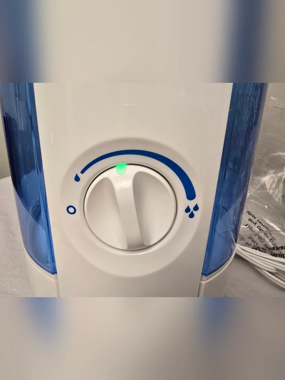 Vicks 1.2 gal 400 sq ft Cool Relief Filter Free Ultrasonic Humidifier, VUL600